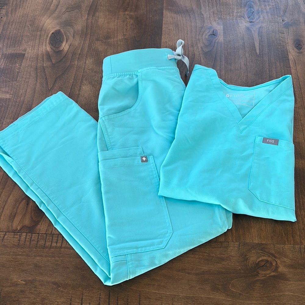 Figs Scrub Set